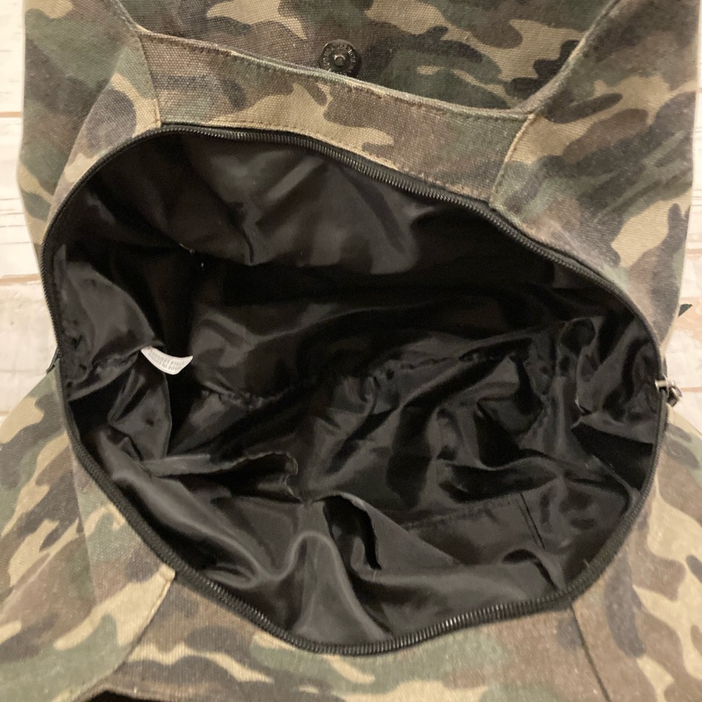 Harley-Davidson Camouflage Bucket Shoulder Bag With Studs - Picture 8 of 14